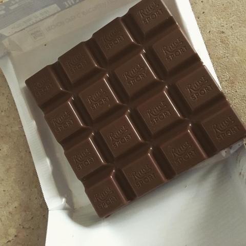 Фото - Шоколад молочный с начинкой 