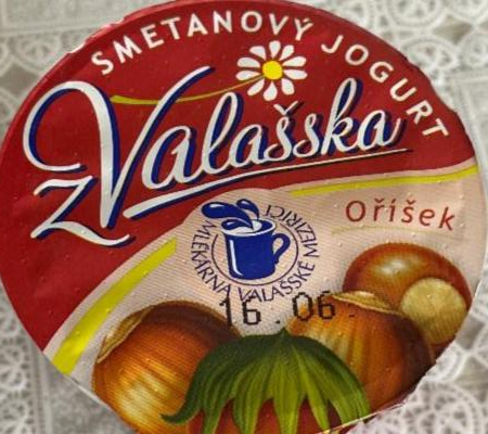 Фото - Smetanový jogurt z Valašska oříšek Valašské Meziříčí