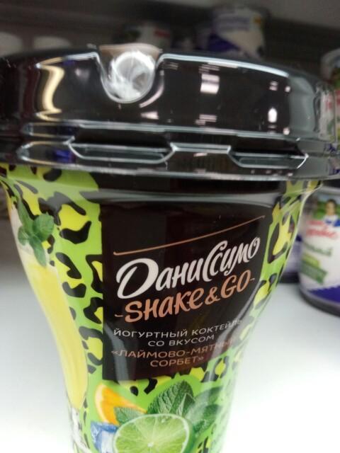 Фото - Йогуртный коктейль 'Даниссимо' Shake & go со вкусом лаймово-мятного сорбента