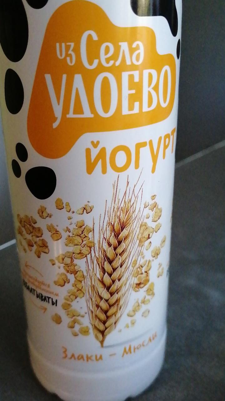 Фото - Йогурт злаки-мюсли 2.5% Из Села Удоево