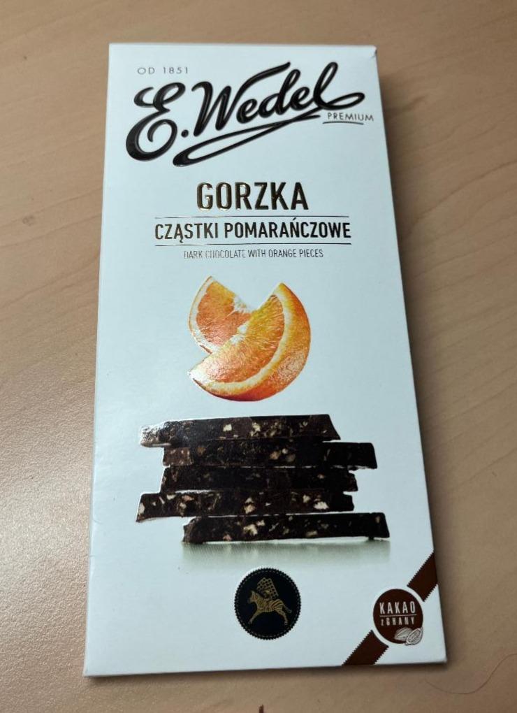 Фото - Шоколад черный горький с кусочками апельсина E. Wedel