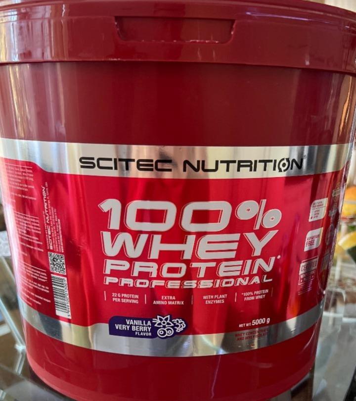 Фото - сывороточный протеин со вкусом ванили и ягод 100% Scitec Nutrition