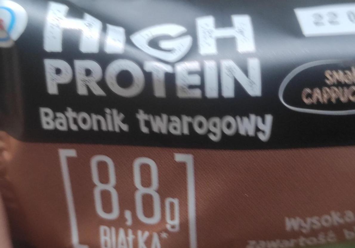 Фото - Сырок глазированный протеиновый High Protein Batonik Twarogowy Cappucino Pilos