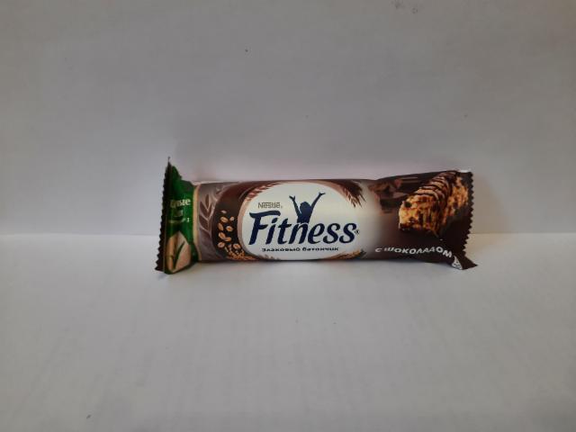 Фото - Злаковый батончик с шоколадом, обогащенный витаминами и минеральными веществами Fitness Nestle