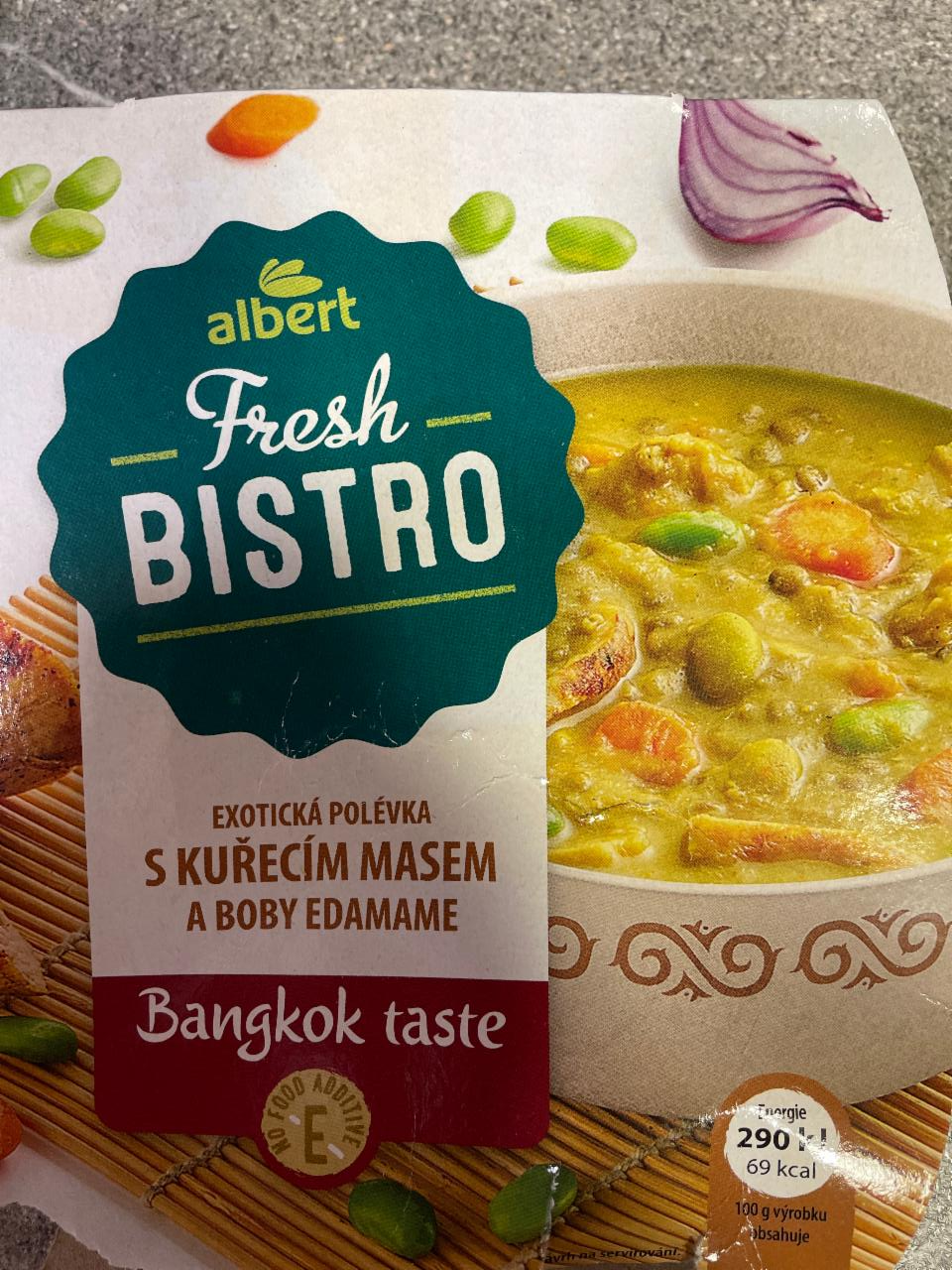 Фото - Exotická polévka s kuřecím masem a boby edamame Bangkok taste Albert Fresh Bistro