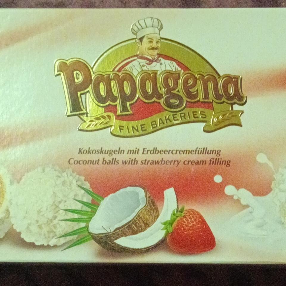 Фото - Конфеты вафельные шарики с кремовой начинкой со вкусом клубники в кокосовой стружке Papagena