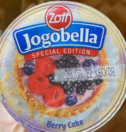 Фото - йогурт со вкусом лесноых ягод Jogobella Zott