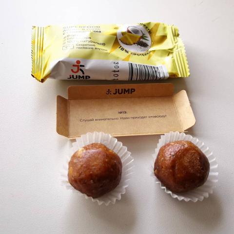 Фото - Jump ананас и кокос и семена чиа Super Food конфеты