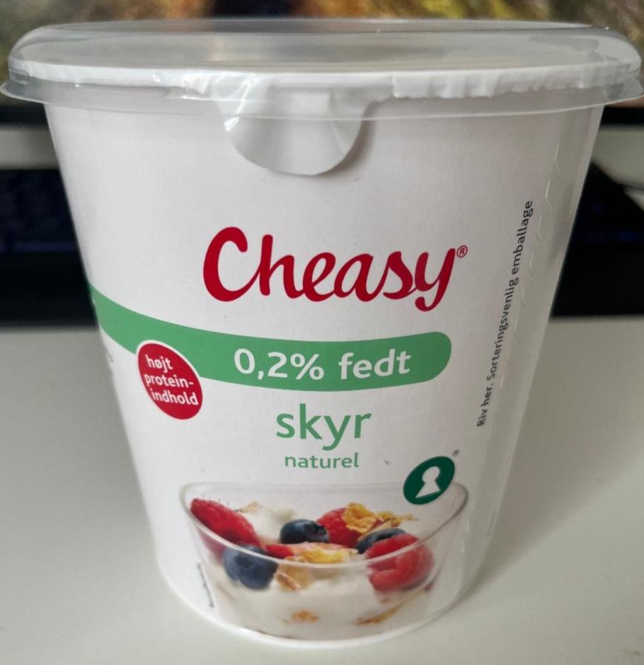 Фото - Йогурт 0.2% Skyr Cheasy