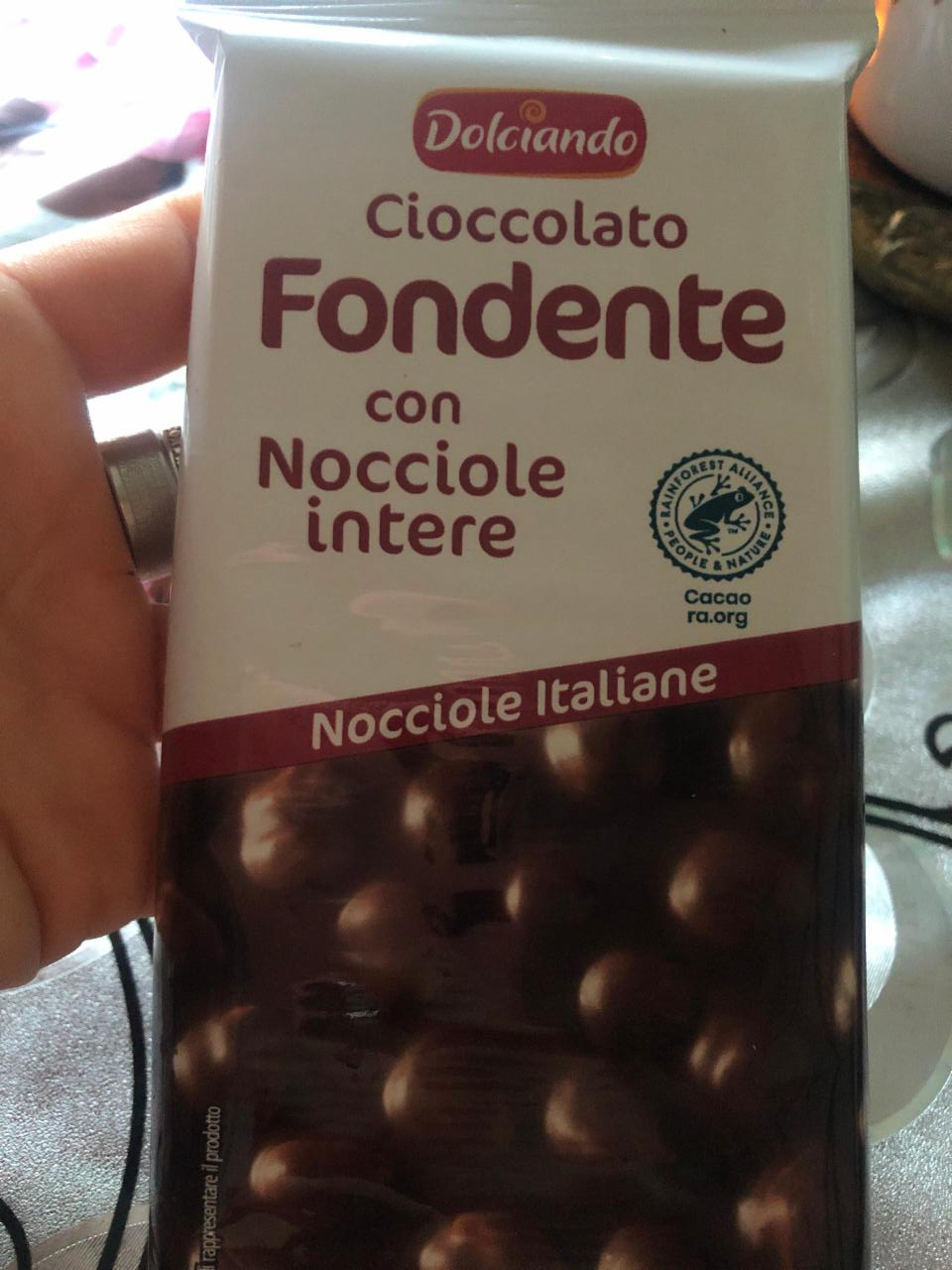 Фото - шоколад с фундуком Fondente Dolciando