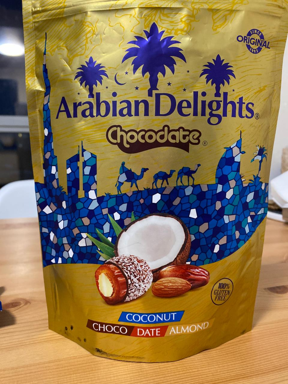 Фото - Финики с миндалем в молочном шоколаде Arabian Delights