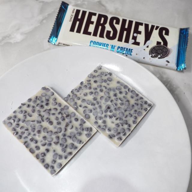 Фото - Белый шоколад с печеньем The Hershey Company Hershey's.