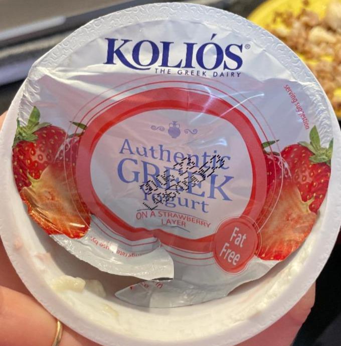 Фото - классический греческий йогурт с клубникой Kolios