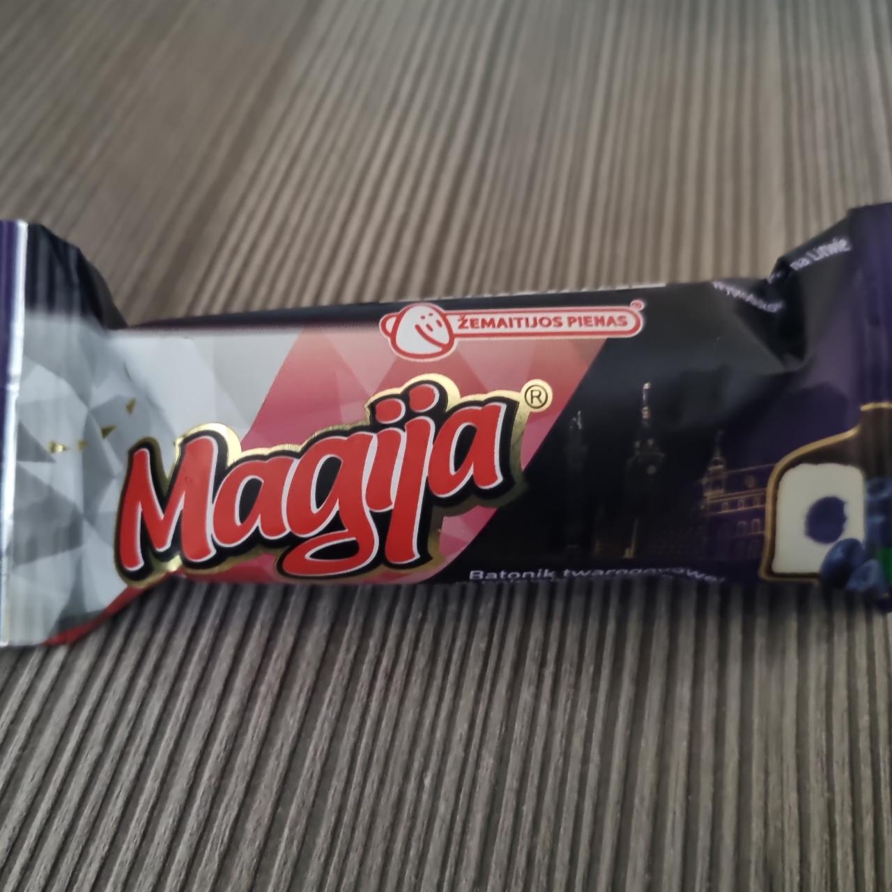 Фото - Батончик творожный в шоколадной глазури с черничной начинкой Magija