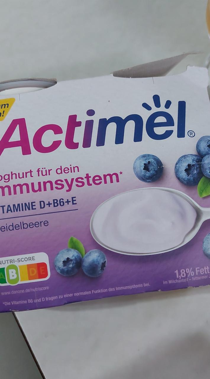 Фото - йогурт для имунной системы с черникой и VITAMIN D+B6+E Actimel