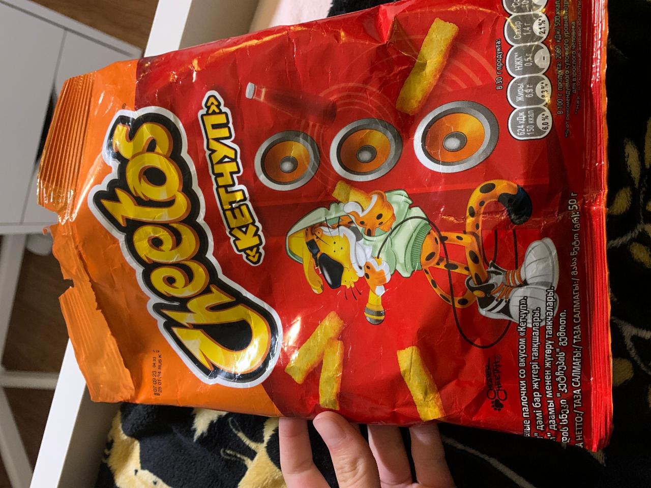 Фото - Палочки кукурузные со вкусом кетчуп Cheetos