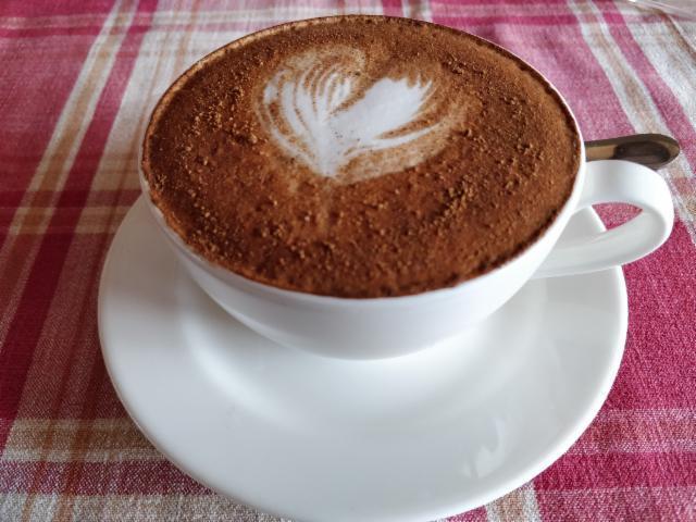 Фото - кофе с корицей и молоком