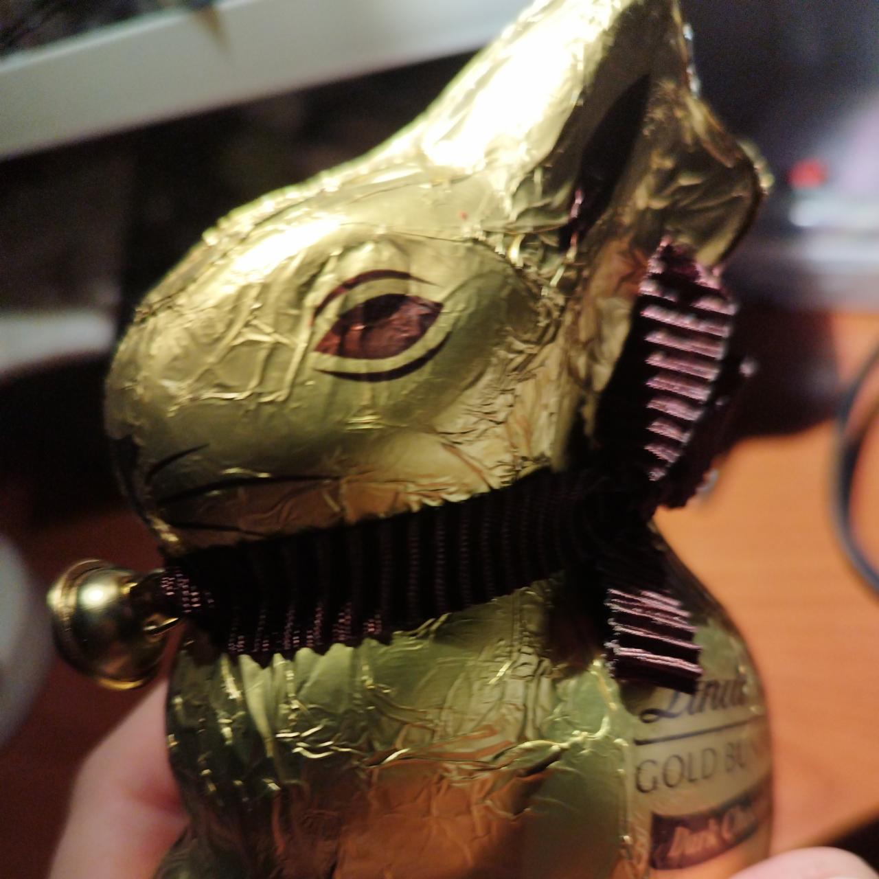 Фото - hořká čokoláda 60% kakaa Gold Bunny Lindt