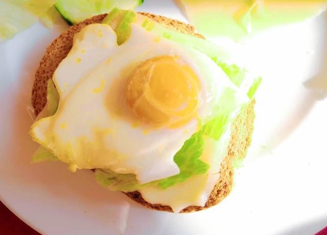 Фото - бутерброд с яйцом