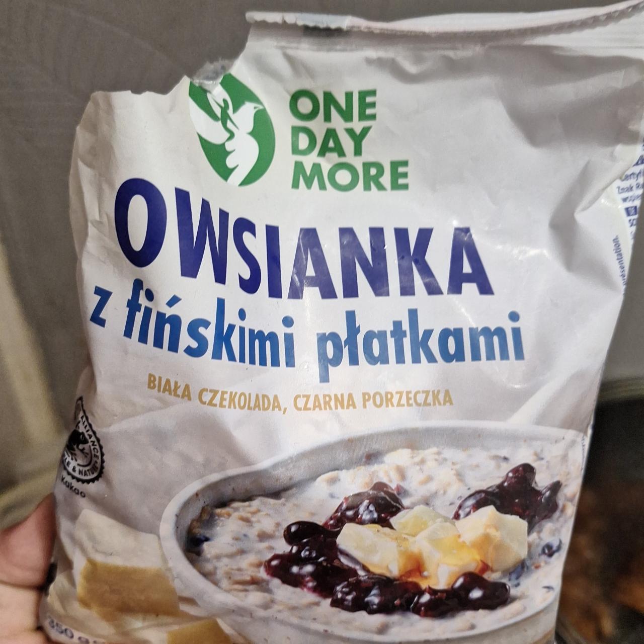 Фото - Owsianka z fińskimi płatkami z białą czekoladą i porzeczką OneDayMore