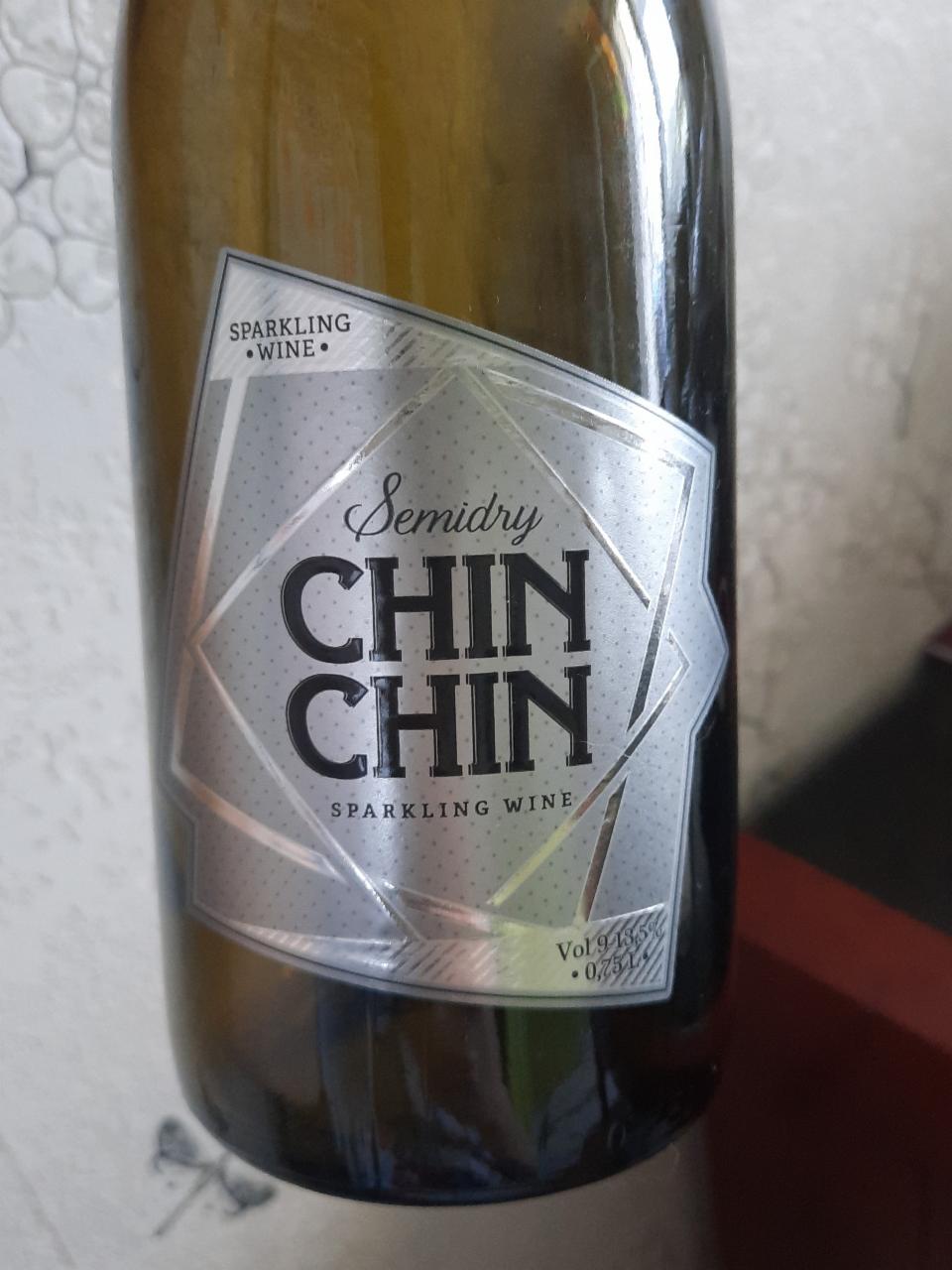 Фото - Вино виноградное натуральное газированное полусухое белое Chin Chin