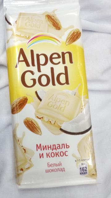 Фото - Белый шоколад кокос и миндаль Alpen Gold