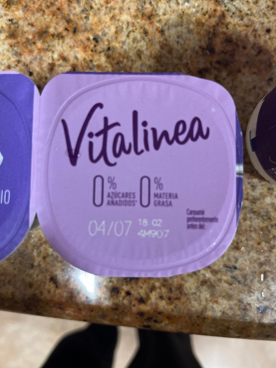 Фото - йогурт обезжиренный Vitalinea Danone