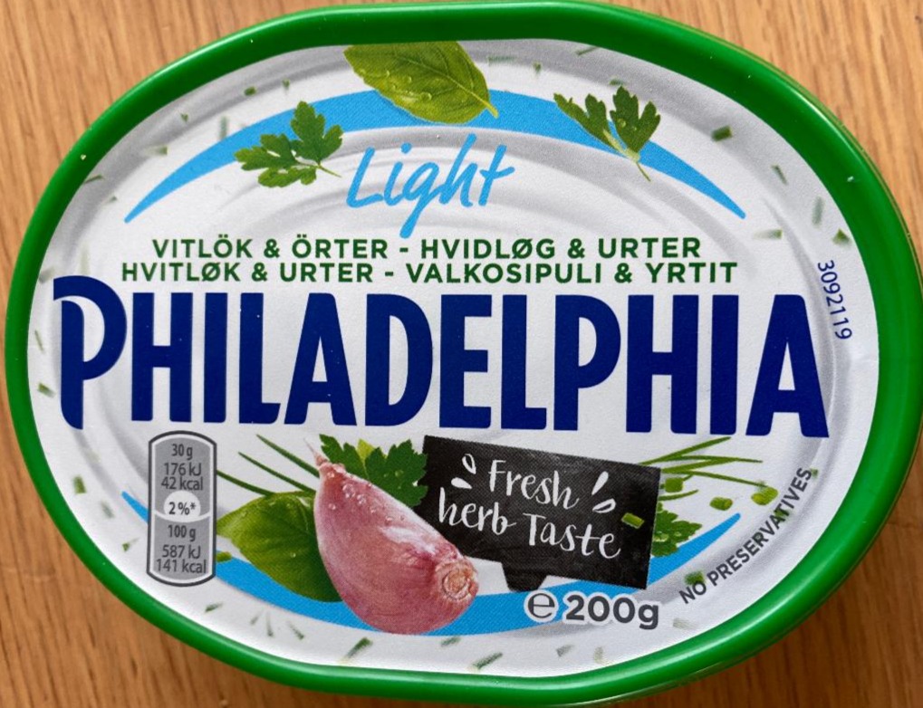 Фото - сыр с чесноком и травами филадельфия Philadelphia Light